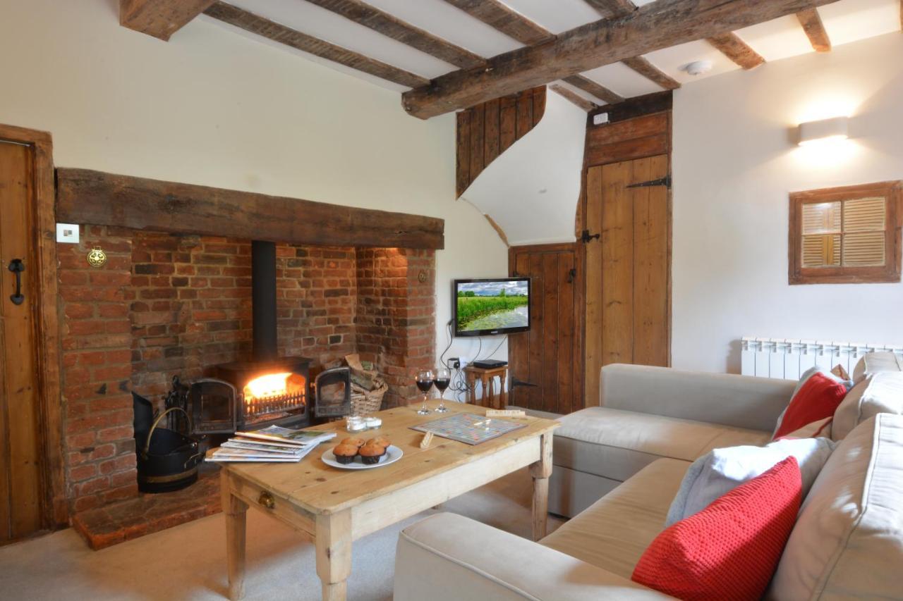 1 Tunns Cottages, Rushmere, Nr Beccles Buitenkant foto