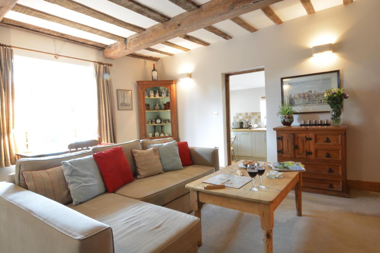 1 Tunns Cottages, Rushmere, Nr Beccles Buitenkant foto