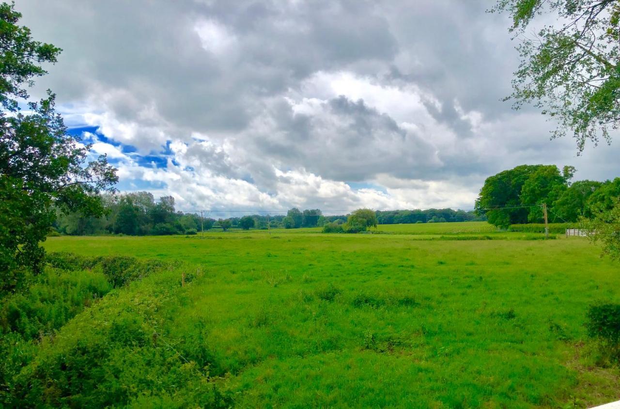 1 Tunns Cottages, Rushmere, Nr Beccles Buitenkant foto