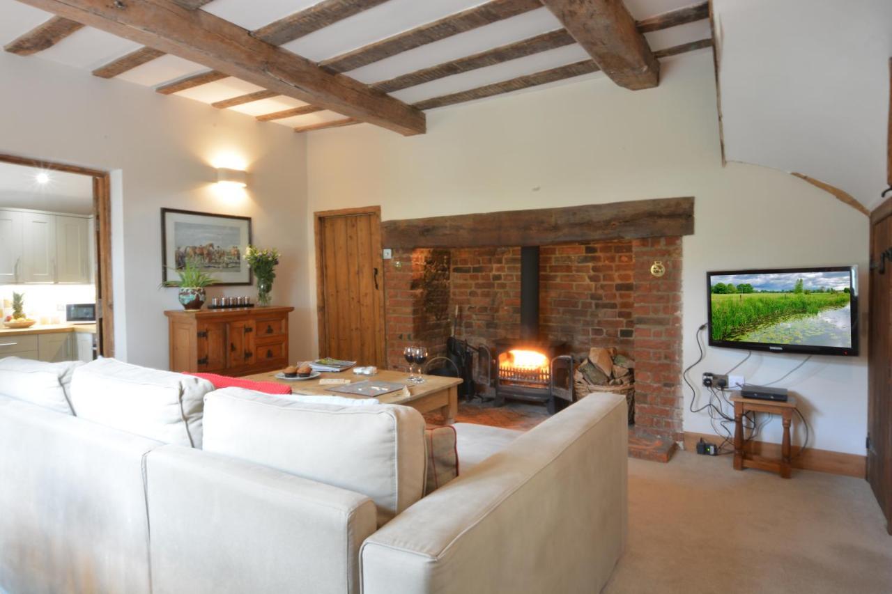 1 Tunns Cottages, Rushmere, Nr Beccles Buitenkant foto